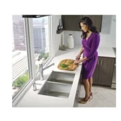 Moen Natural Wood D Shape Cutting Board -Gastro Gas 145485 LifestyleImage UNI Lg